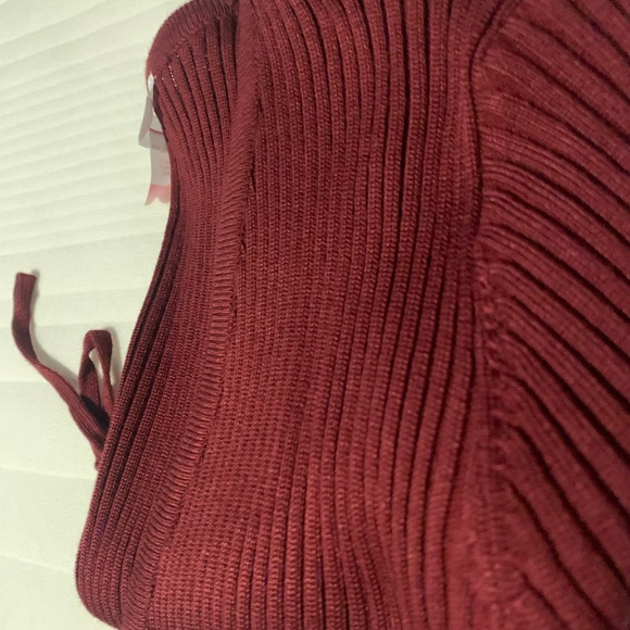 Maroon Crop Sweater - Picture 4 of 4